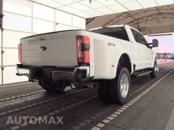 2025 Ford Super Duty F-450 LARIAT Crew Cab Long Bed DRW - miniatura 4