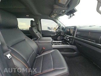 2025 Ford Super Duty F-450 LARIAT Crew Cab Long Bed DRW - miniatura 8