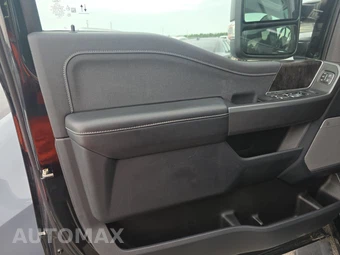 2025 Ford Super Duty F-450 LARIAT Crew Cab Long Bed DRW - miniatura 9