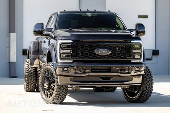 2025 Ford Super Duty F-450 Platinum Crew Cab Long Bed DRW - miniatura 2