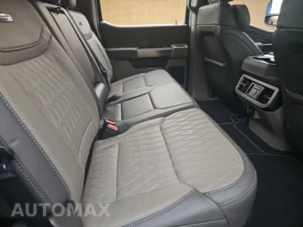 2025 Ford Super Duty F-450 Platinum Crew Cab Long Bed DRW - miniatura 14