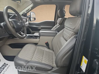 2025 Ford Super Duty F-450 Platinum Crew Cab Long Bed DRW - miniatura 7