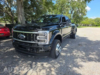 2025 Ford Super Duty F-450 Platinum Crew Cab Long Bed DRW