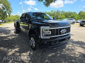 2025 Ford Super Duty F-450 Platinum Crew Cab Long Bed DRW - miniatura 4