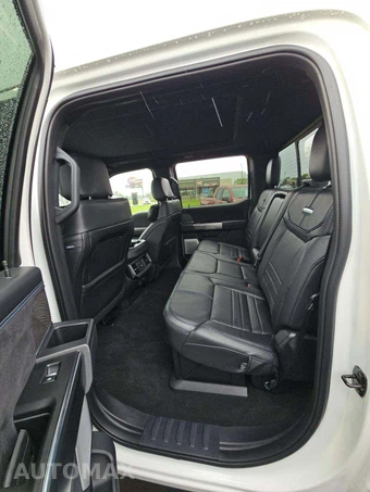 2025 Ford Super Duty F-450 Platinum Crew Cab Long Bed DRW - miniatura 13