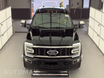2025 Ford Super Duty F-450 Platinum Crew Cab Long Bed DRW - miniatura 2