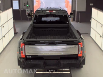 2025 Ford Super Duty F-450 Platinum Crew Cab Long Bed DRW - miniatura 5