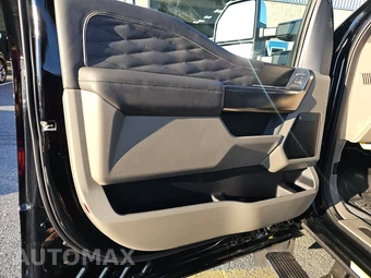 2025 Ford Super Duty F-450 Platinum Crew Cab Long Bed DRW - miniatura 9