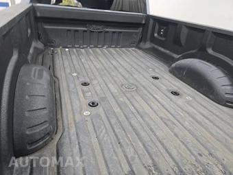 2025 Ford Super Duty F-450 Platinum Crew Cab Long Bed DRW - miniatura 16