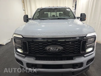 2025 Ford Super Duty F-450 Platinum Crew Cab Long Bed DRW - miniatura 2