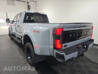 2025 Ford Super Duty F-450 Platinum Crew Cab Long Bed DRW - miniatura 6