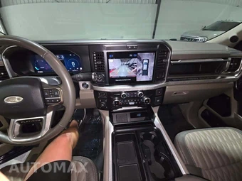 2025 Ford Super Duty F-450 Platinum Crew Cab Long Bed DRW - miniatura 10