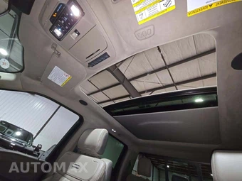 2025 Ford Super Duty F-450 Platinum Crew Cab Long Bed DRW - miniatura 11