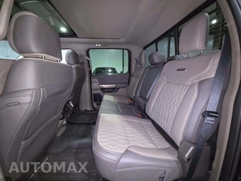 2025 Ford Super Duty F-450 Platinum Crew Cab Long Bed DRW - miniatura 13