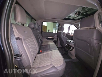 2025 Ford Super Duty F-450 Platinum Crew Cab Long Bed DRW - miniatura 16