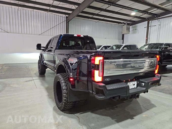 2025 Ford Super Duty F-450 Platinum Crew Cab Long Bed DRW - miniatura 2