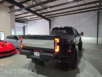 2025 Ford Super Duty F-450 Platinum Crew Cab Long Bed DRW - miniatura 3