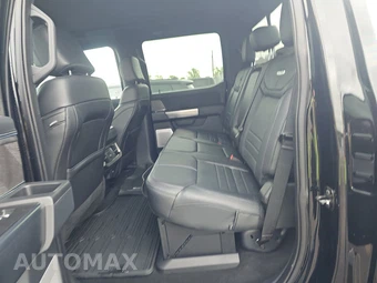2025 Ford Super Duty F-450 Platinum Crew Cab Long Bed DRW - miniatura 13
