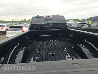 2025 Ford Super Duty F-450 Platinum Crew Cab Long Bed DRW - miniatura 16
