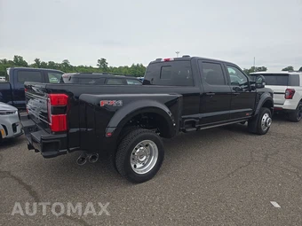 2025 Ford Super Duty F-450 Platinum Crew Cab Long Bed DRW - miniatura 4