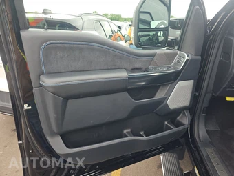 2025 Ford Super Duty F-450 Platinum Crew Cab Long Bed DRW - miniatura 9