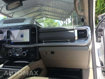 2025 Ford Super Duty F-450 Platinum Crew Cab Long Bed DRW - miniatura 19