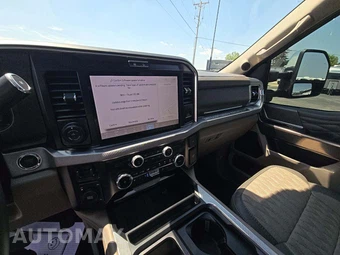 2025 Ford Super Duty F-450 Platinum Crew Cab Long Bed DRW - miniatura 10