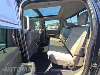 2025 Ford Super Duty F-450 Platinum Crew Cab Long Bed DRW - miniatura 13