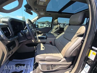 2025 Ford Super Duty F-450 Platinum Crew Cab Long Bed DRW - miniatura 6