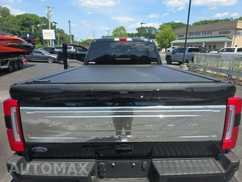 2025 Ford Super Duty F-450 Platinum Crew Cab Long Bed DRW - miniatura 14