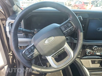 2025 Ford Super Duty F-450 Platinum Crew Cab Long Bed DRW - miniatura 10