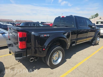 2025 Ford Super Duty F-450 Platinum Crew Cab Long Bed DRW - miniatura 4
