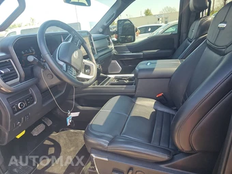 2025 Ford Super Duty F-450 Platinum Crew Cab Long Bed DRW - miniatura 7