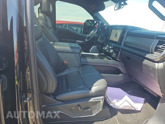 2025 Ford Super Duty F-450 Platinum Crew Cab Long Bed DRW - miniatura 8