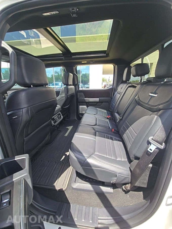 2025 Ford Super Duty F-450 Platinum Crew Cab Long Bed DRW - miniatura 13