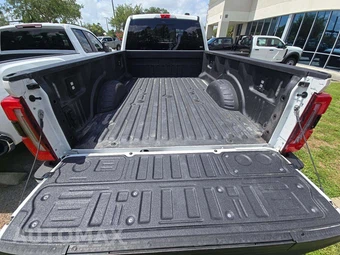 2025 Ford Super Duty F-450 Platinum Crew Cab Long Bed DRW - miniatura 14