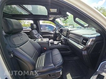 2025 Ford Super Duty F-450 Platinum Crew Cab Long Bed DRW - miniatura 18