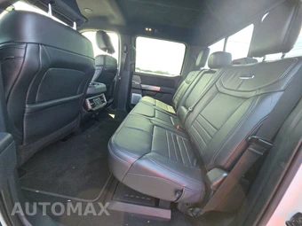 2025 Ford Super Duty F-450 Platinum Crew Cab Long Bed DRW - miniatura 13