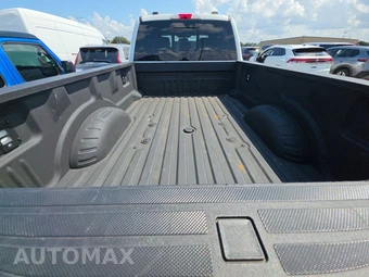 2025 Ford Super Duty F-450 Platinum Crew Cab Long Bed DRW - miniatura 16