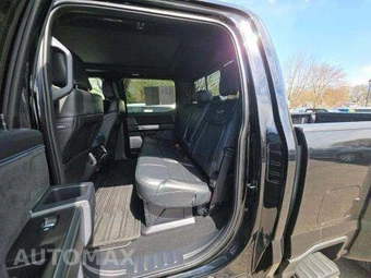 2025 Ford Super Duty F-450 Platinum Crew Cab Long Bed DRW - miniatura 13