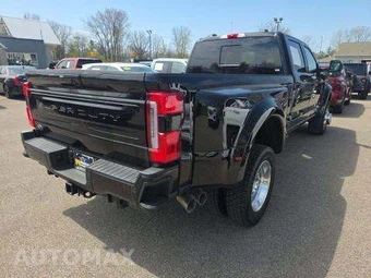2025 Ford Super Duty F-450 Platinum Crew Cab Long Bed DRW - miniatura 3