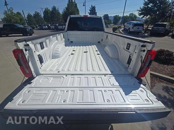 2025 Ford Super Duty F-450 Platinum Crew Cab Long Bed DRW - miniatura 14