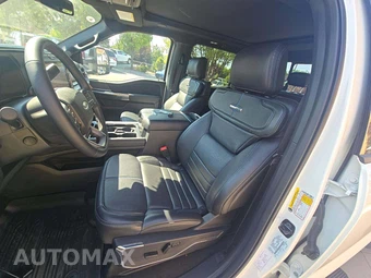 2025 Ford Super Duty F-450 Platinum Crew Cab Long Bed DRW - miniatura 6