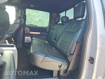 2025 Ford Super Duty F-450 Platinum Crew Cab Long Bed DRW - miniatura 13