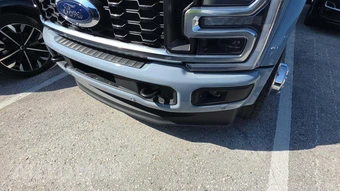2025 Ford Super Duty F-450 Platinum Crew Cab Long Bed DRW - miniatura 22