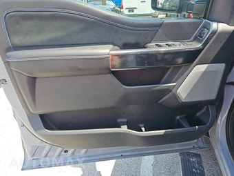 2025 Ford Super Duty F-450 Platinum Crew Cab Long Bed DRW - miniatura 9