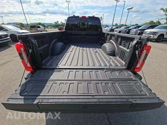 2025 Ford Super Duty F-450 Platinum Crew Cab Long Bed DRW - miniatura 15