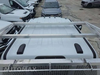 2025 Ford Super Duty F-550 Cab Chassis XL Crew Cab DRW - miniatura 12