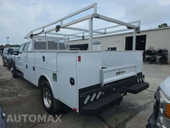2025 Ford Super Duty F-550 Cab Chassis XL Crew Cab DRW - miniatura 2