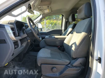 2025 Ford Super Duty F-550 Cab Chassis XLT Crew Cab DRW - miniatura 13